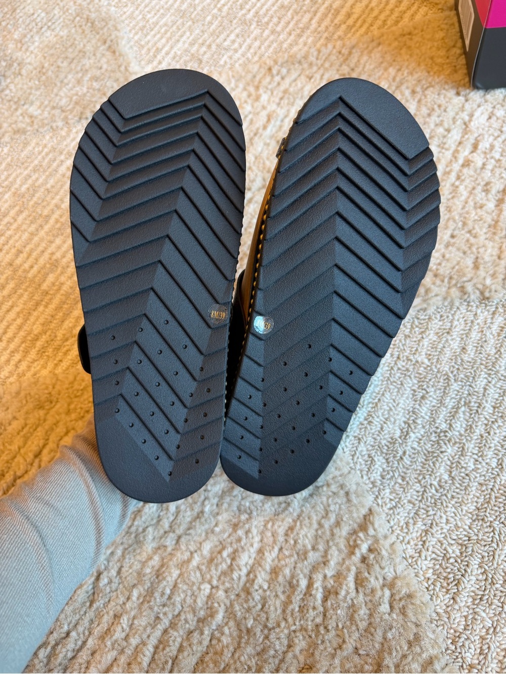 Vince Camuto Black  Buckle Toe-Loop Slides with Gold Stud BRAND NEW - Picture 2 of 3
